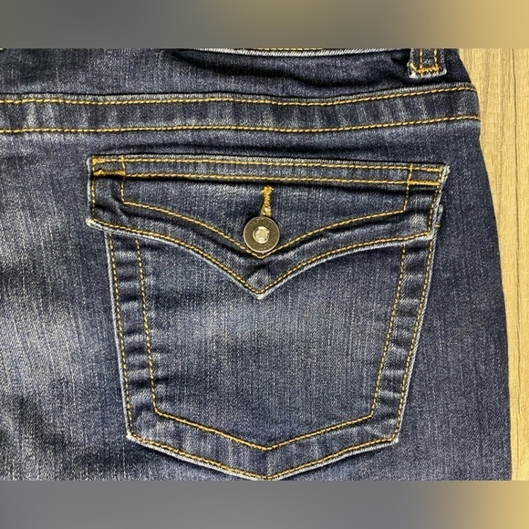 APT. 9 Boot Cut Cropped Jeans Dark Distressed Denim Flap Back Pockets Size 14 - Picture 5 of 14